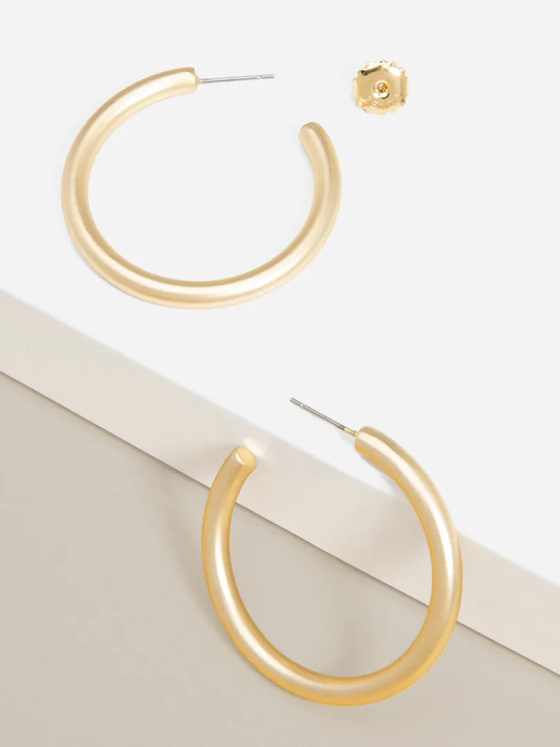 all_that_matters_small_ho_0.webp All That Matters Small Hoop Earring | ZENZII Sale