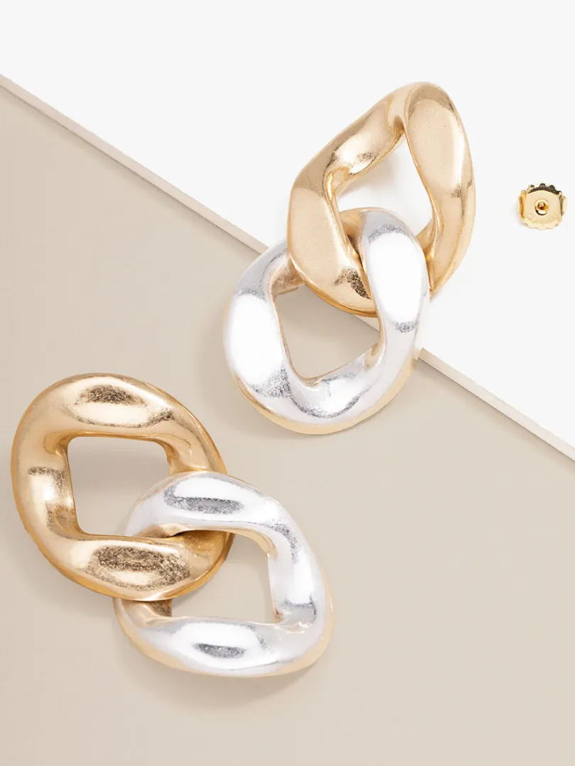 camilla_curb_chain_earrin_1.webp Camilla Curb Chain Earring | ZENZII Online